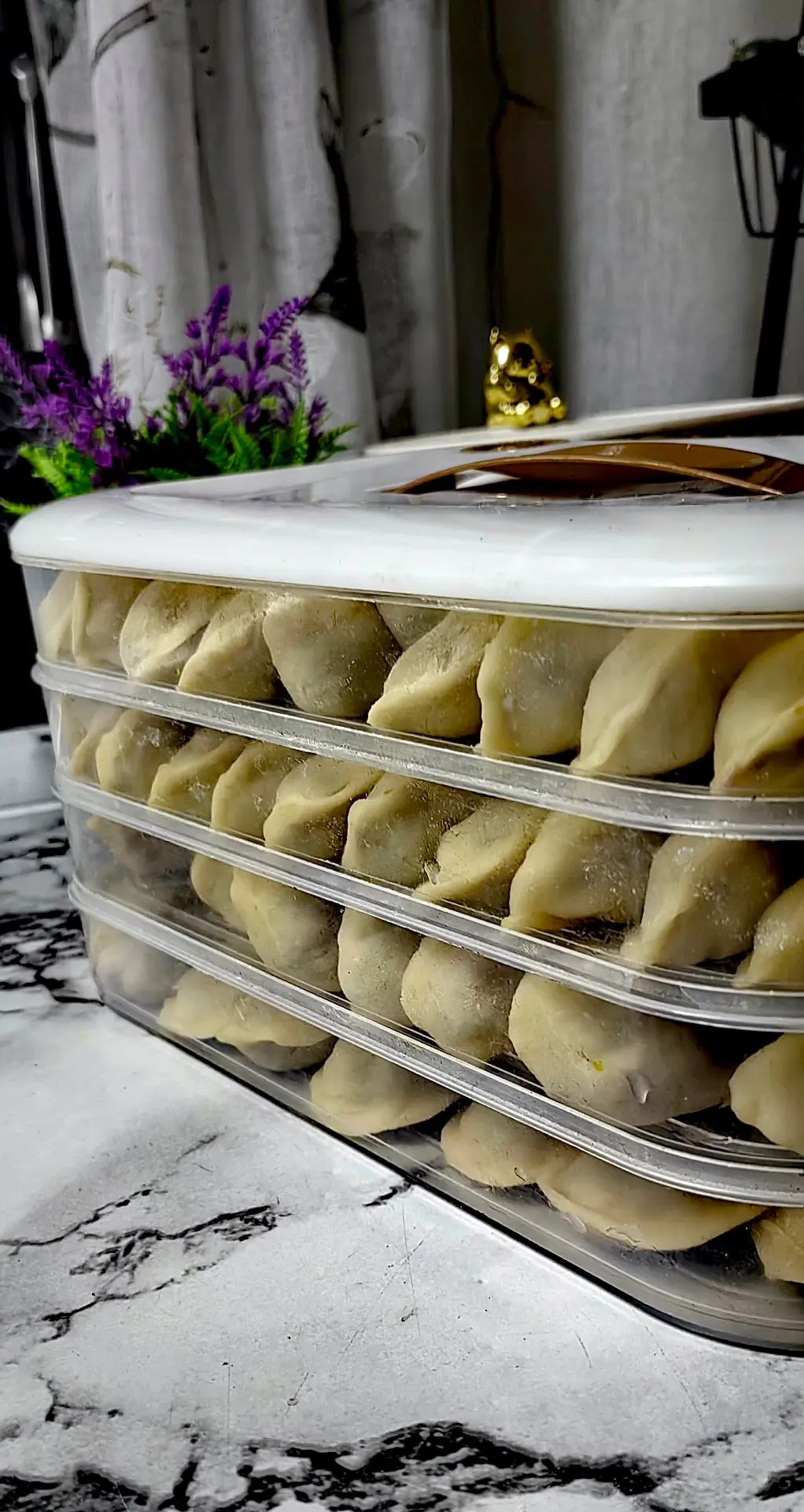 Налепили с мужем пельменей 🥟 у меня, я считаю для первого раза вообще норм 👌 😅(мои н...