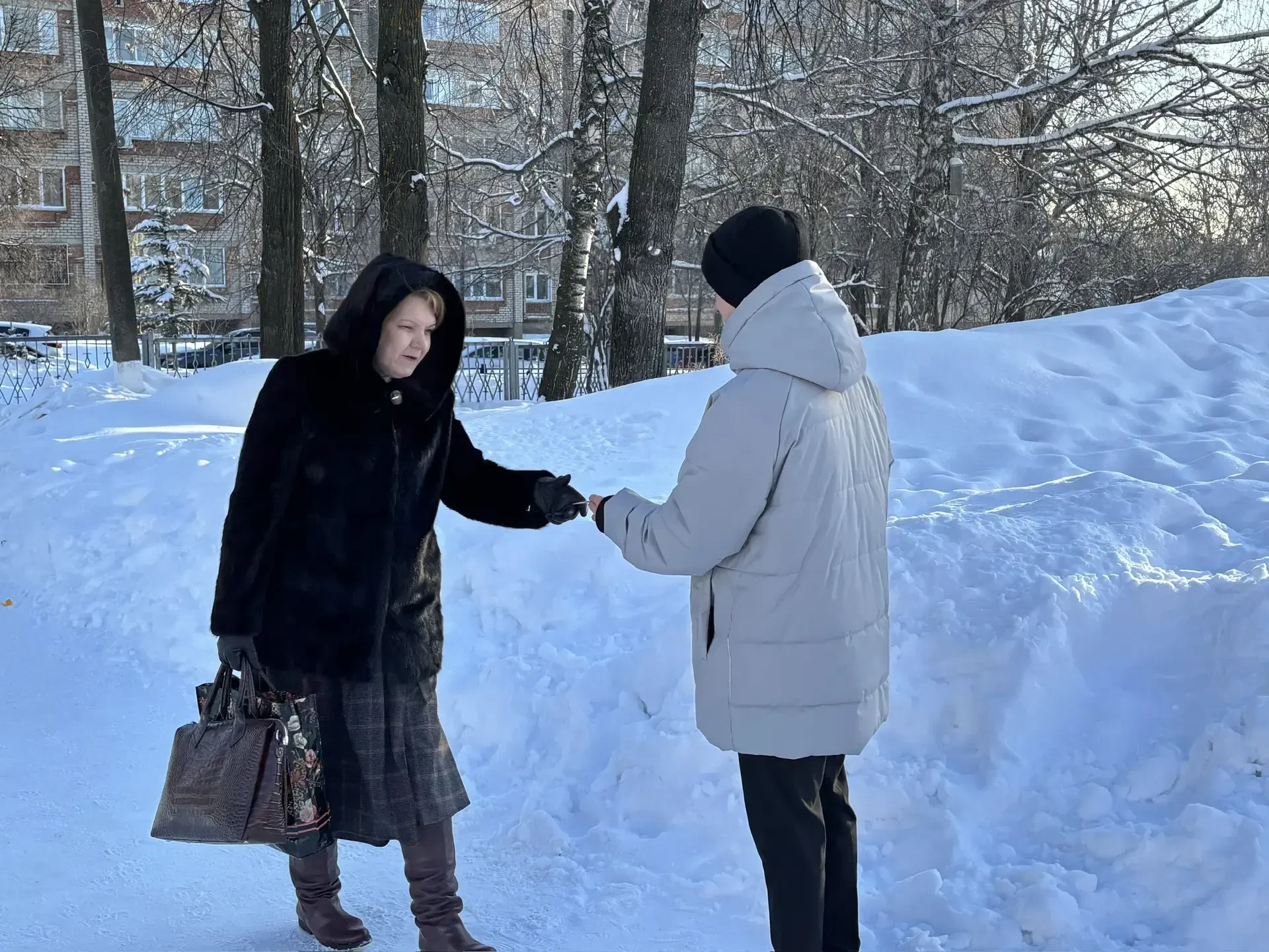 💐С 8 Марта, дорогие наши!💐 Сегодняшнее утро в нашей школе было особенным – наполненным улыбками, цве