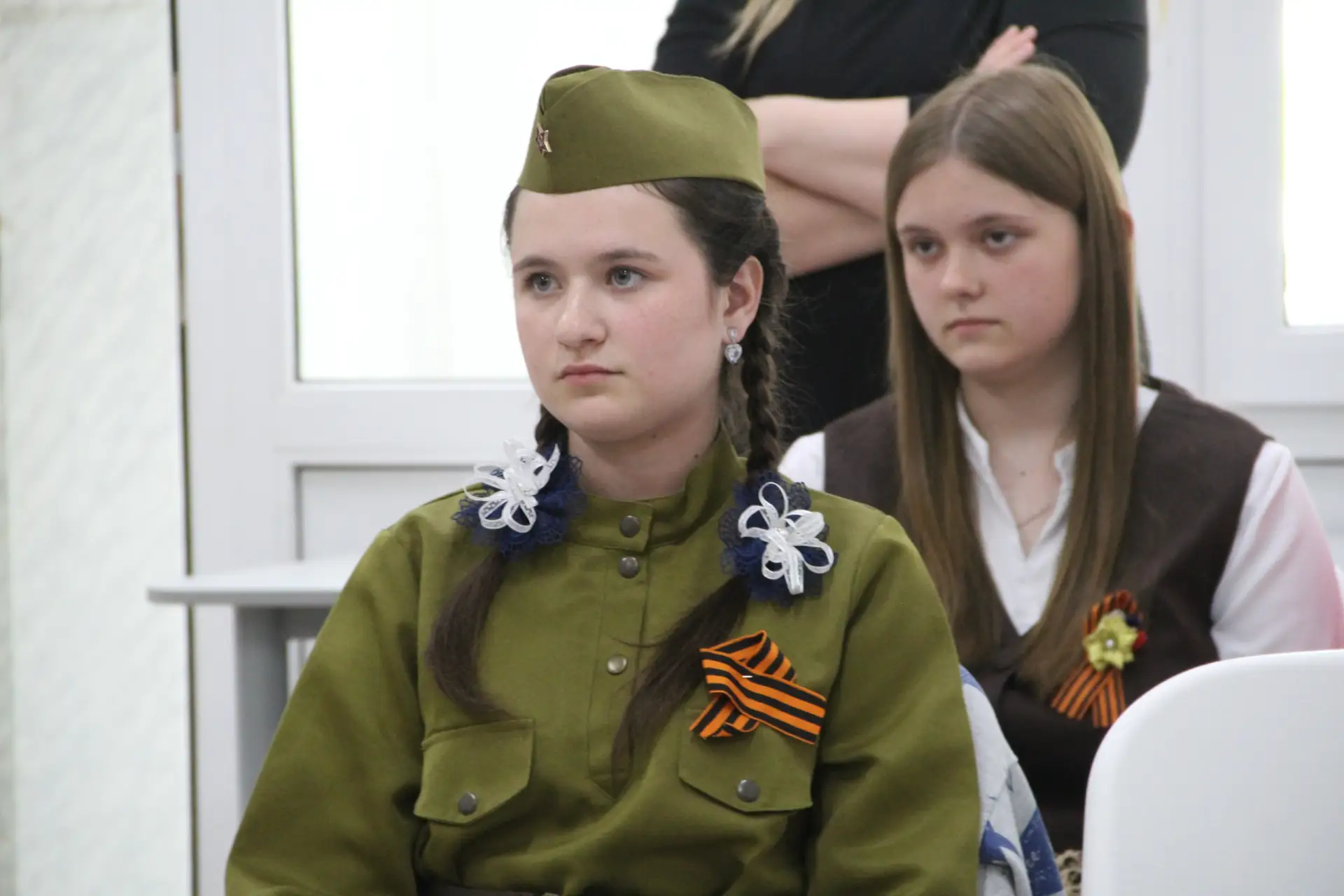 🎉 "ПОЭЗИЯ ПОБЕДЫ: в Молодёжном центре прошёл конкурс «Свободный микрофон»! 🎉