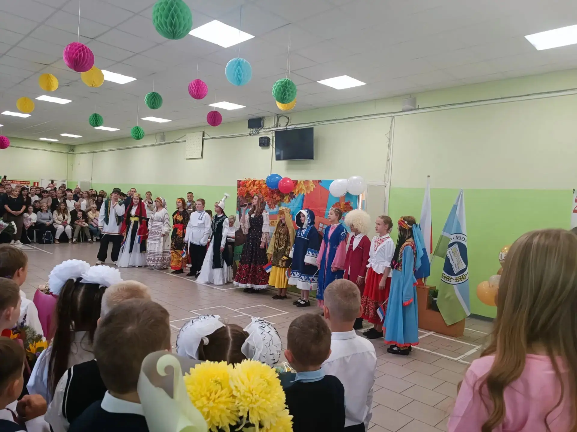 1 сентября в нашей МАОУ СОШ 107🍁📚🔔