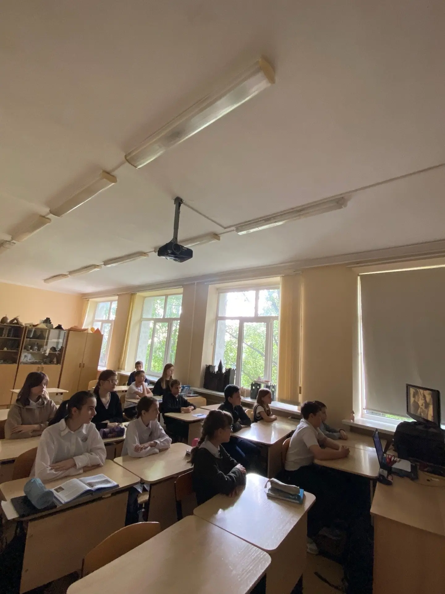 В преддверия 81 годовщины великой Победы советник директора по воспитанию Никита Александрович Сивен