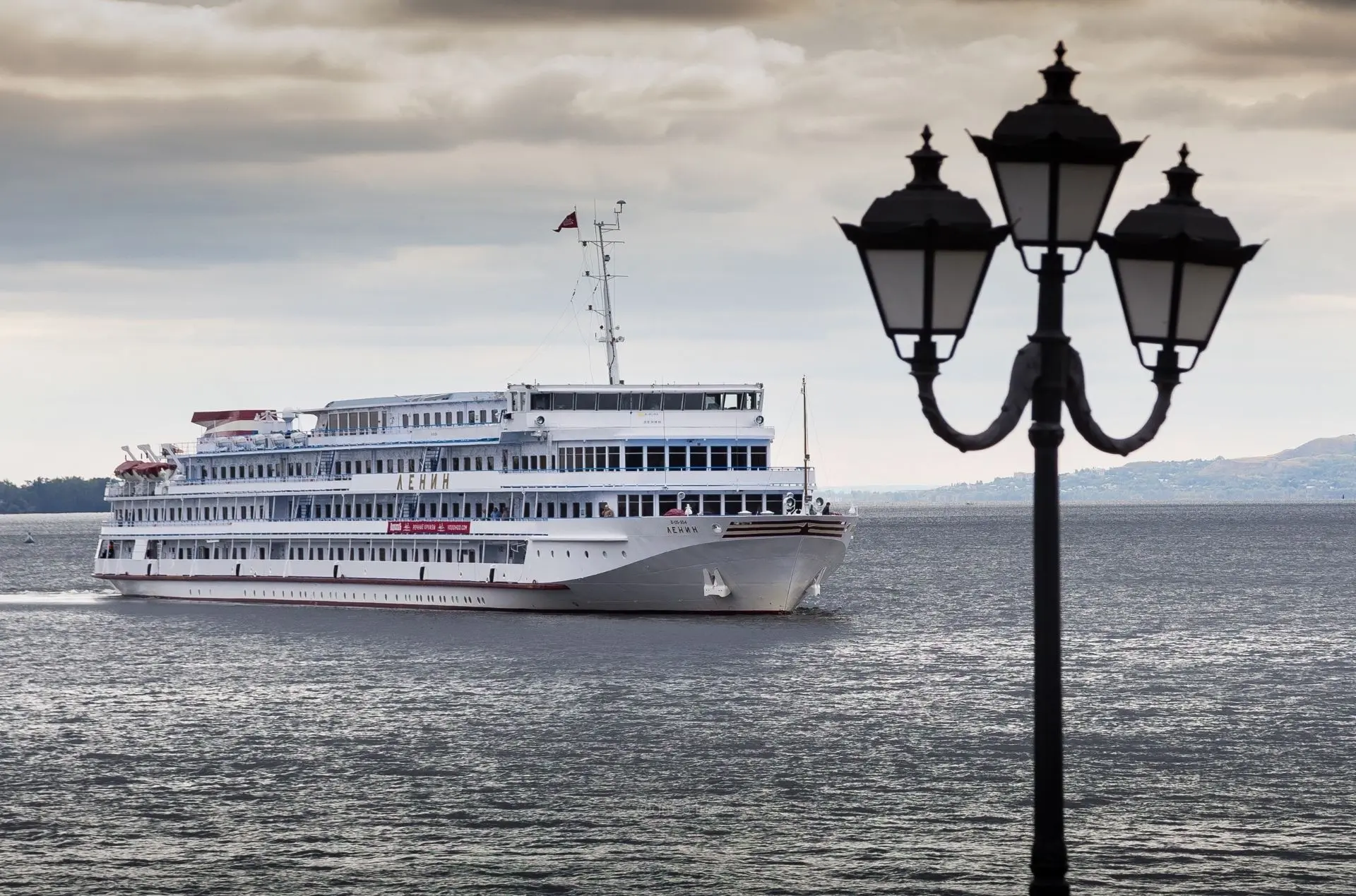 🚢 «Ленин» вернулся в Саратов спустя 19 лет!