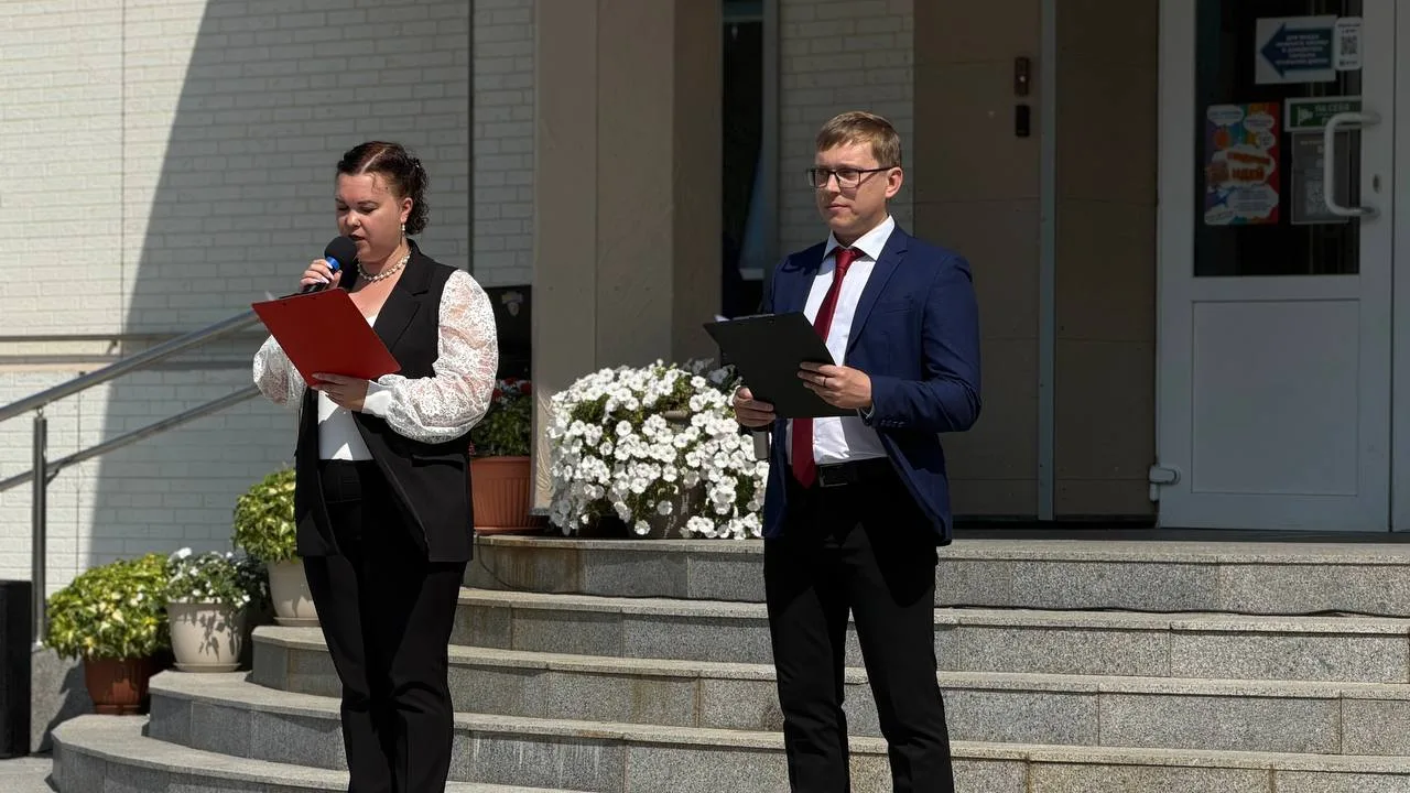 🕊️«Капля жизни» и «Мир на ладошках»: Долинск присоединился ко Дню солидарности в борьб...