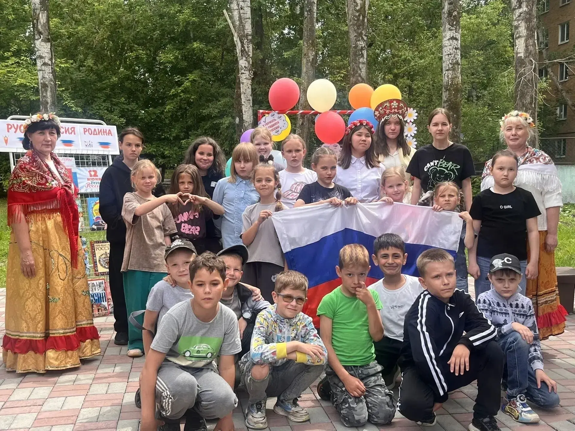 🇷🇺НАШ ОБЩИЙ ДОМ — РОССИЯ🇷🇺

👫Вместе мы гордимся, что мы россияне, строим планы на будущее, вмес