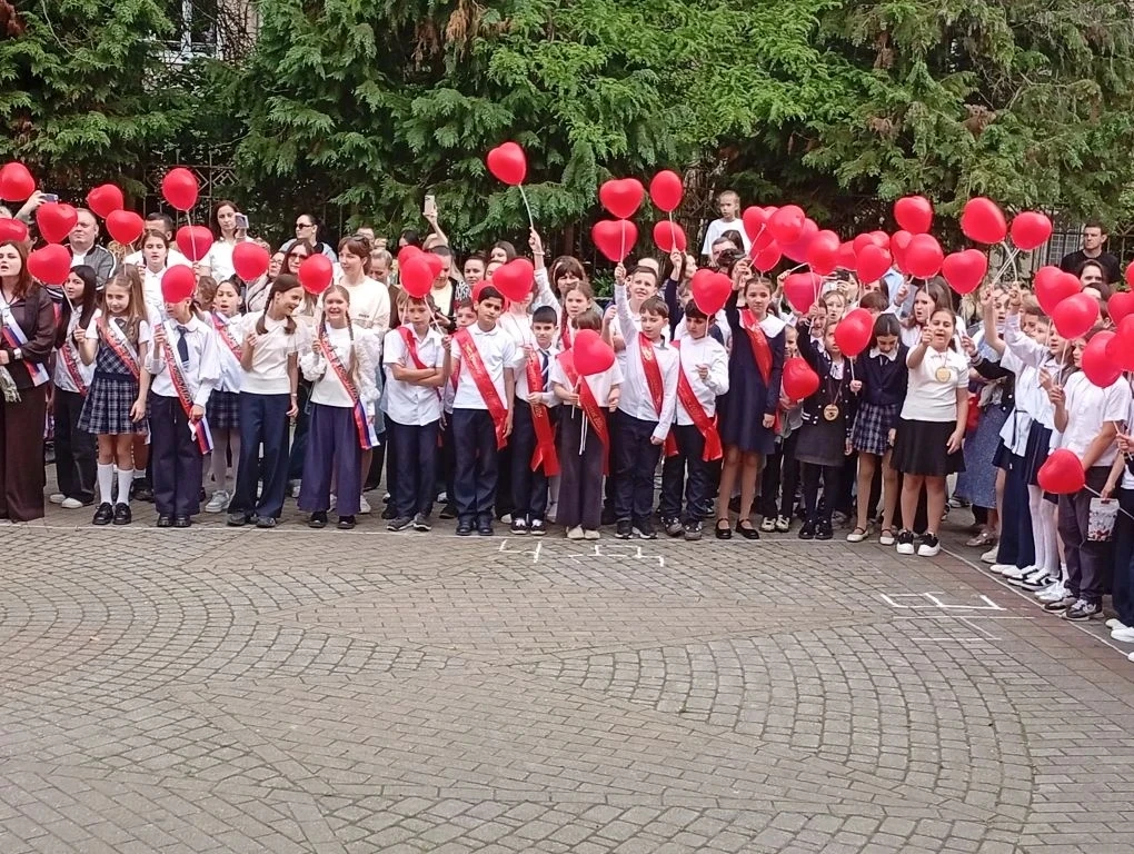 Сегодня в МОБУ Гимназия №9 города Сочи имени Н. Островского (1 корпус) прошёл по-настоящему тёплый и