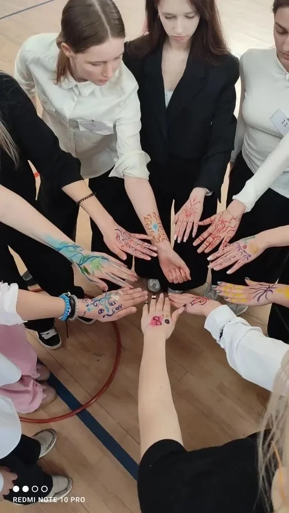 🌸 В нашей школе, накануне самого светлого женского праздника — 8 Марта 🌷, состоялась увлекательная р