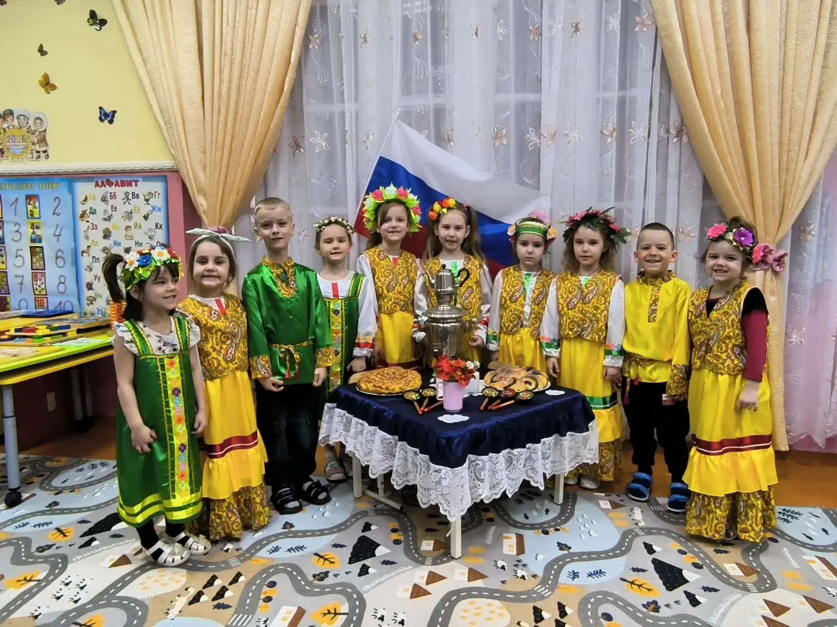 В рамках Года Народного Единства в группе «Непоседы» прошло яркое развлечение «Наша дружная страна»!
