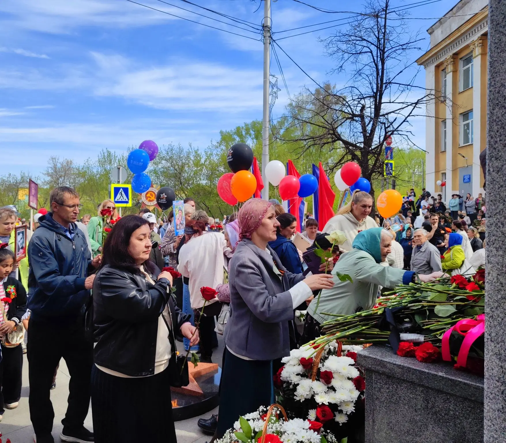 В честь празднования 81-й годовщины Победы в Великой Отечественной войне у памятника Воину-победител