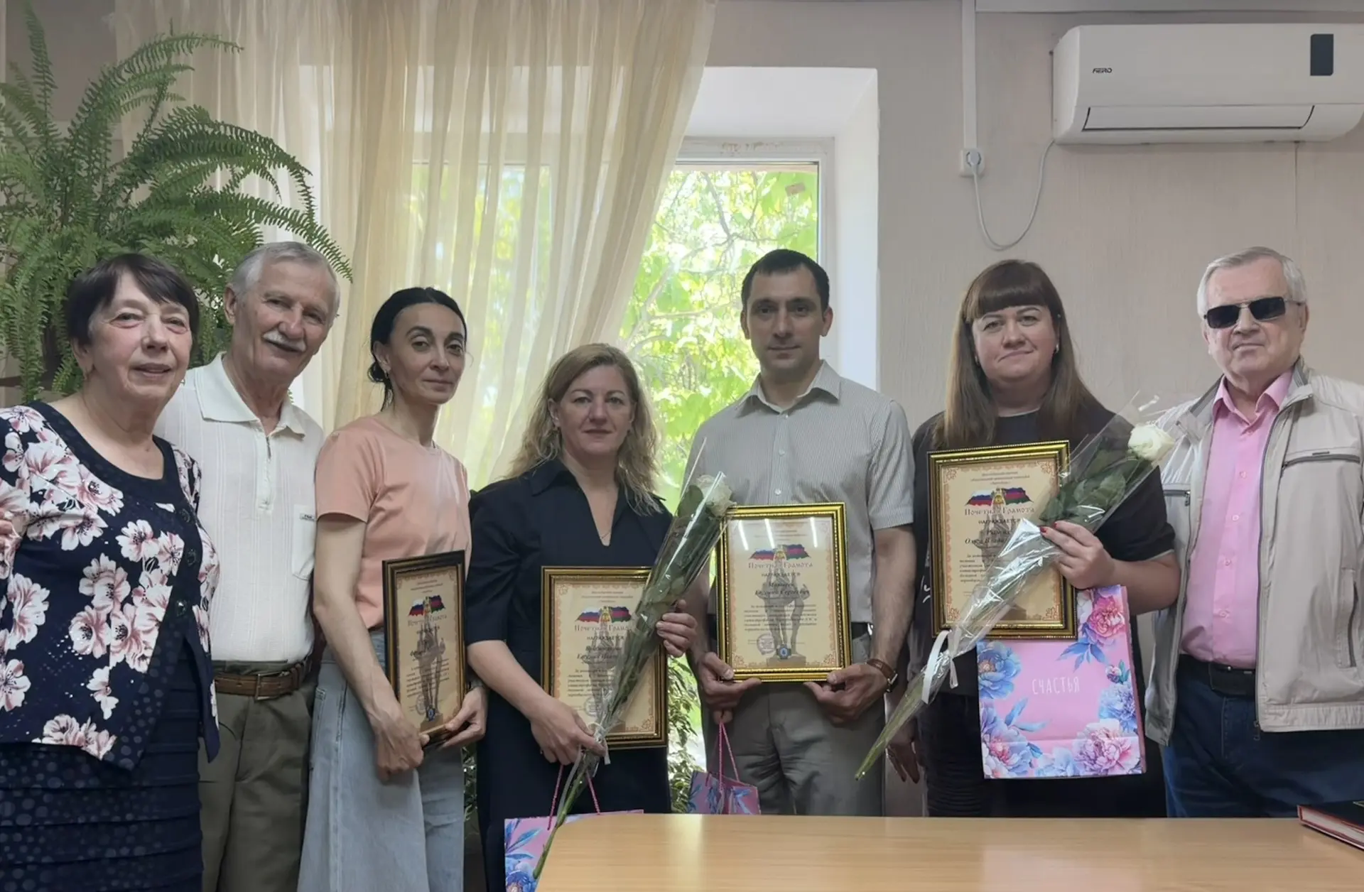 Благодарность сотрудникам управления социальной защиты населения в Туапсинском районе

В преддверии 
