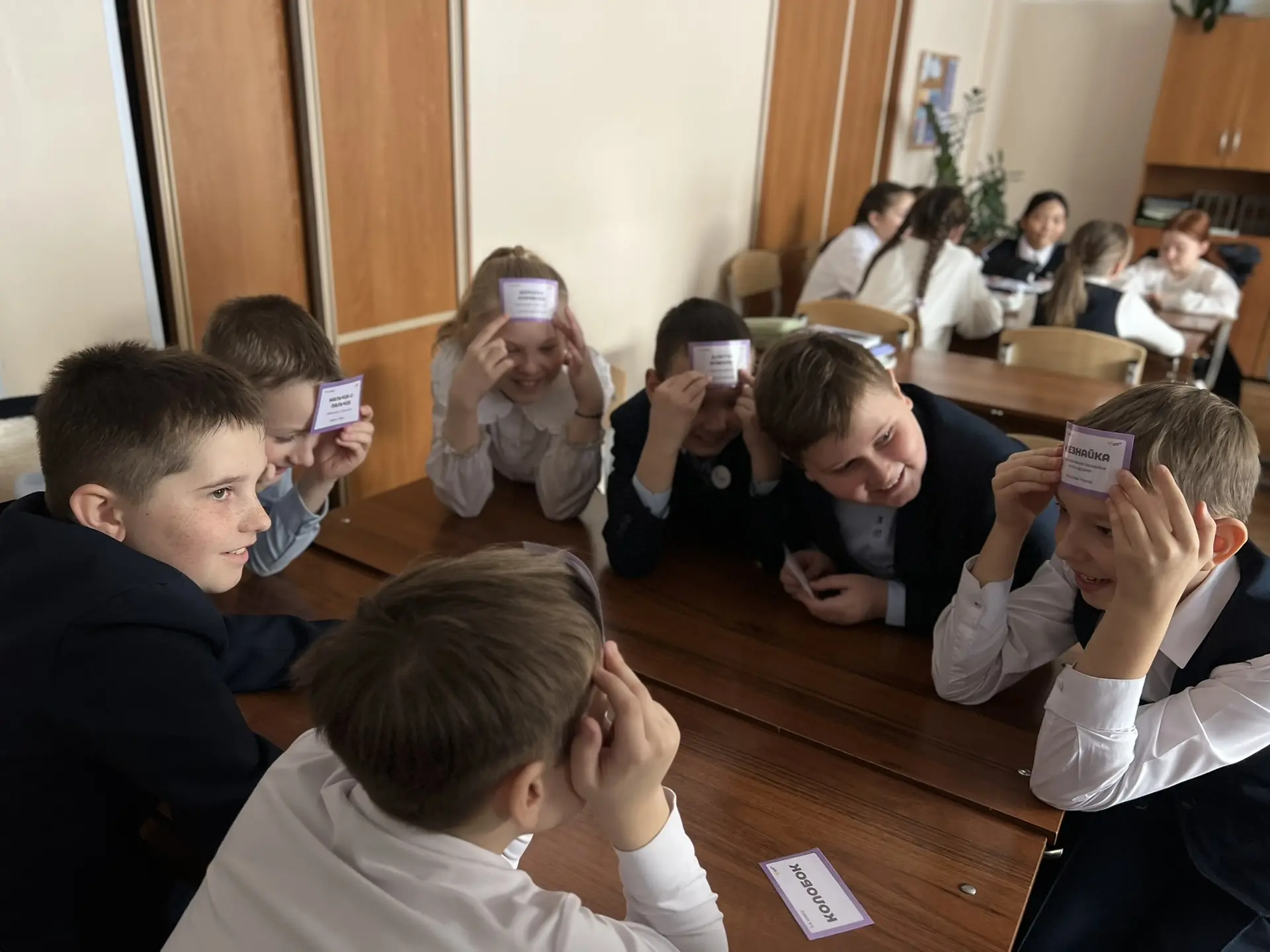 🇷🇺В честь Международного дня книгодарения в школе была проведена увлекательная настольная игра «Угад