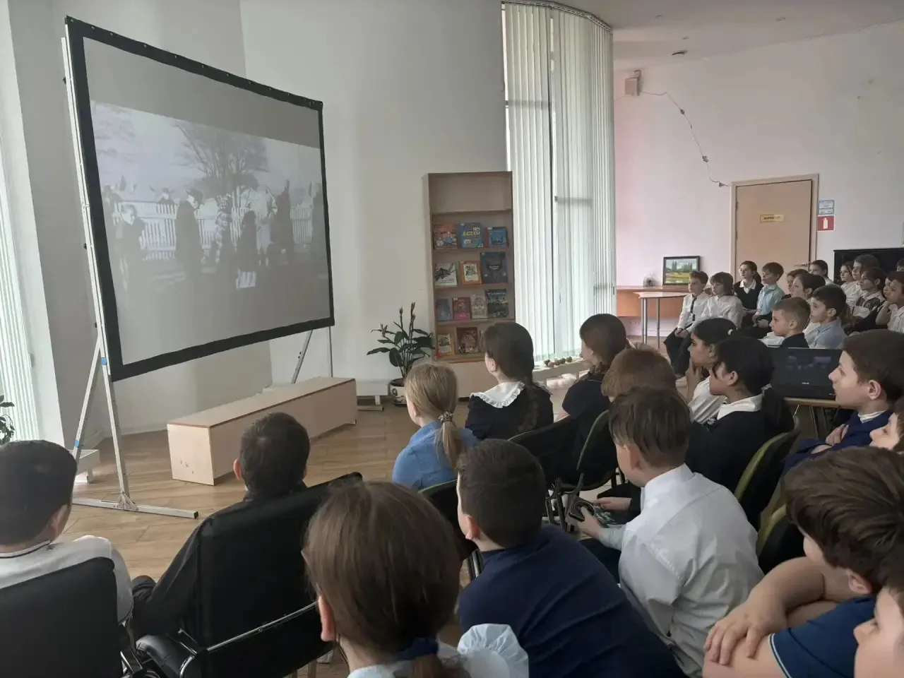 В честь памятной даты 19 апреля - Дня памяти жертв геноцида советского народа - в МБОУ г. Пушкино "О