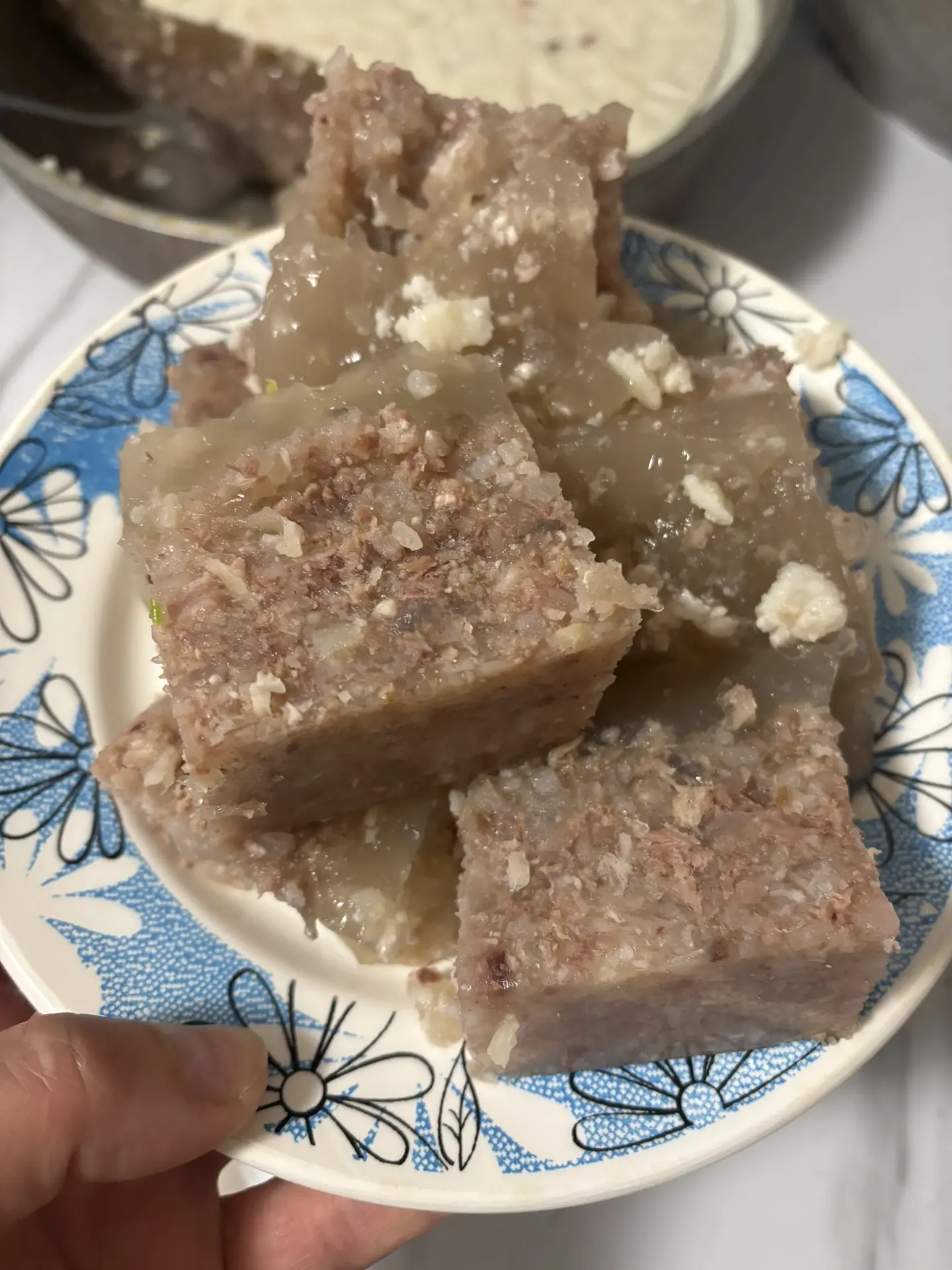 Апа сыйлый әле безне. Ара якын булгач, йөрешеп кенә торабыз🙏