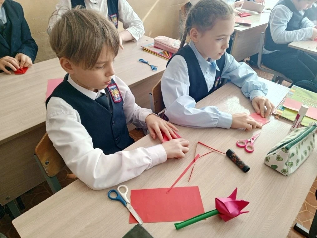 В 3Г классе расцвели «тюльпаны Навруза»! 🌷☀️  В рамках регионального проекта «Орлёнок-путешественник