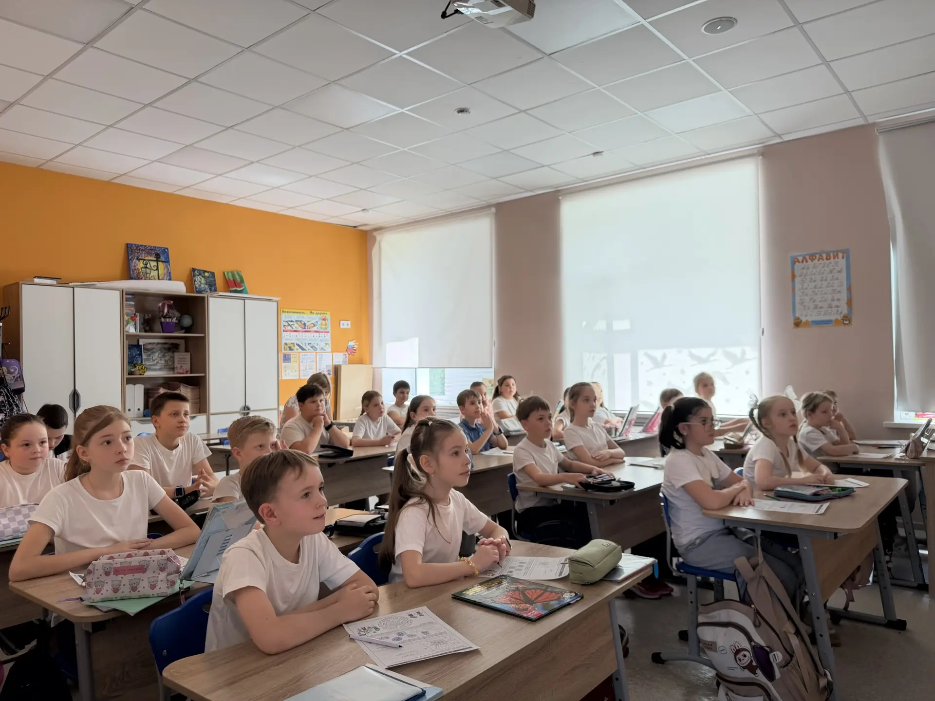 18.05.2026 Сегодня советник директора Маркина А.В. провела классный час для учащихся 2 «В» класса, в