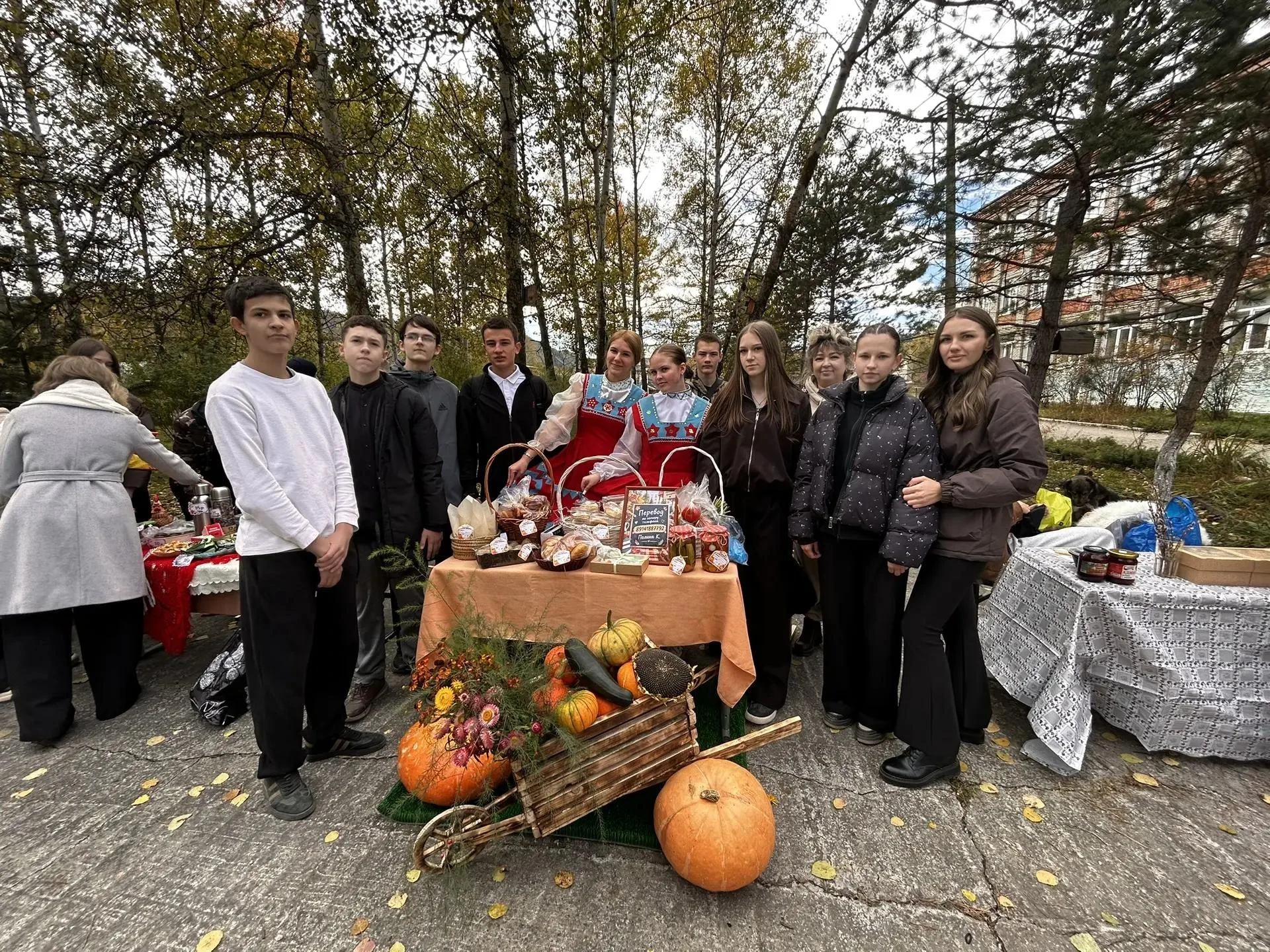 🍂 В школах Ванинского района прошли осенние ярмарки