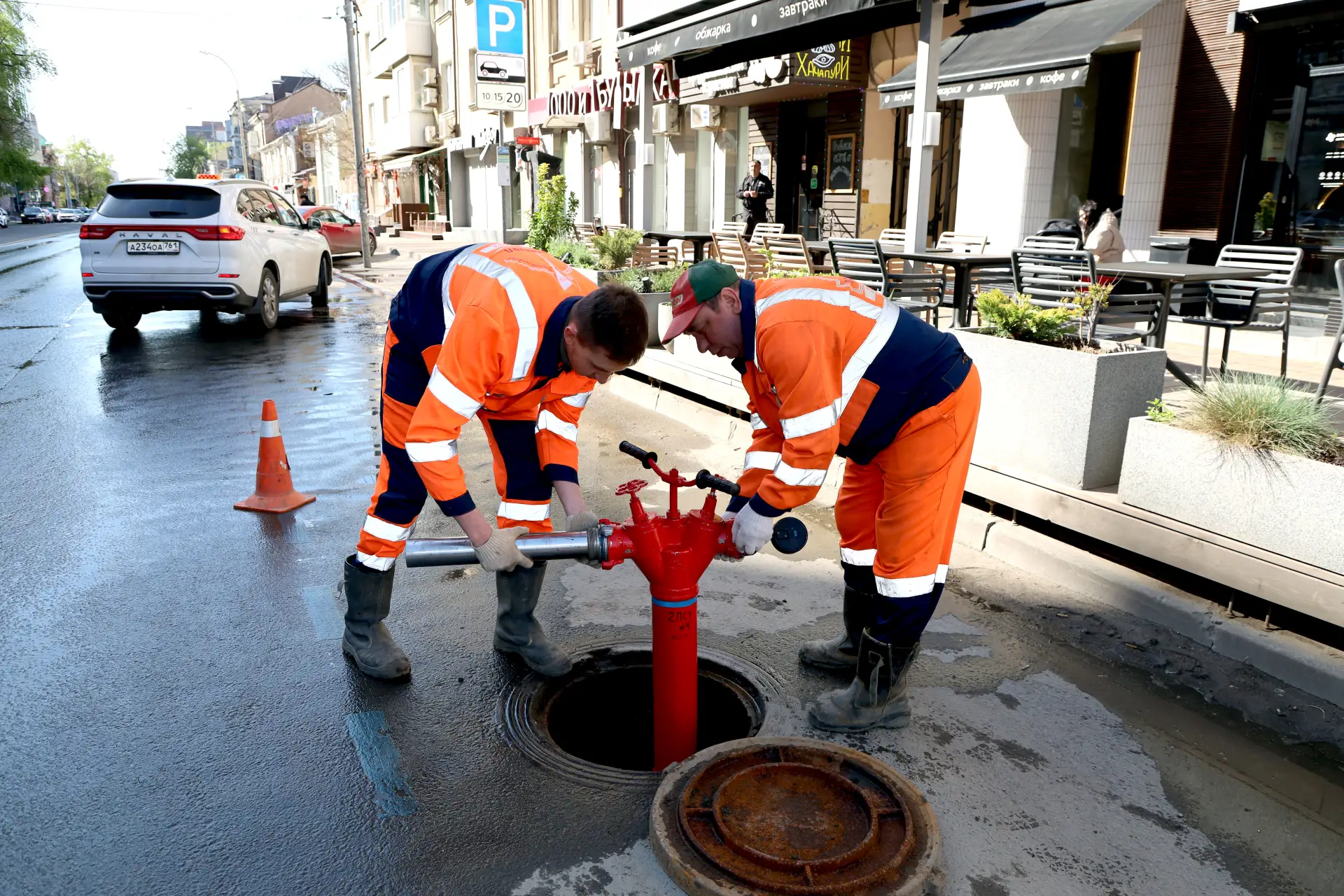 Сани - летом, а гидранты - весной! 👨‍🔧  Большая весенняя ревизия в самом разгаре. Ростовводоканал со