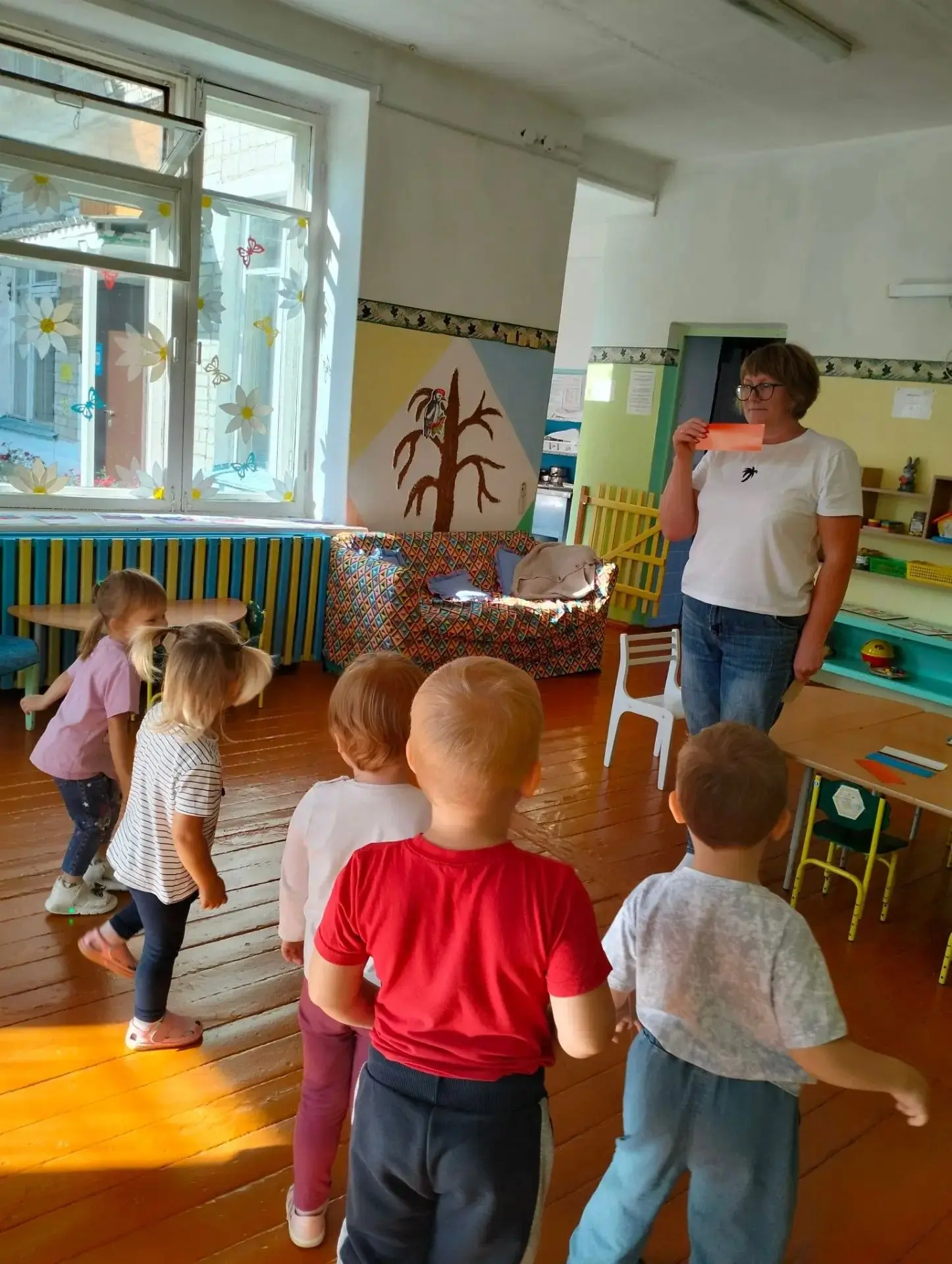 День Государственного флага в группе раннего возраста: праздник цвета и единства!