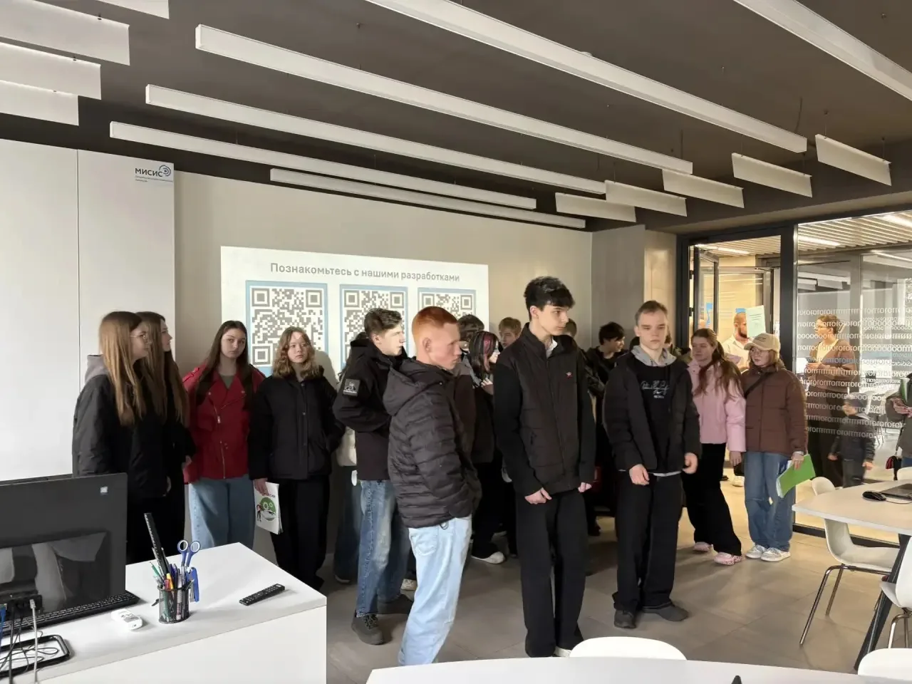 🚀 Профориентация в действии  Обучающиеся 8 «В» и 8 «Г» классов приняли участие в Дне открытых дверей