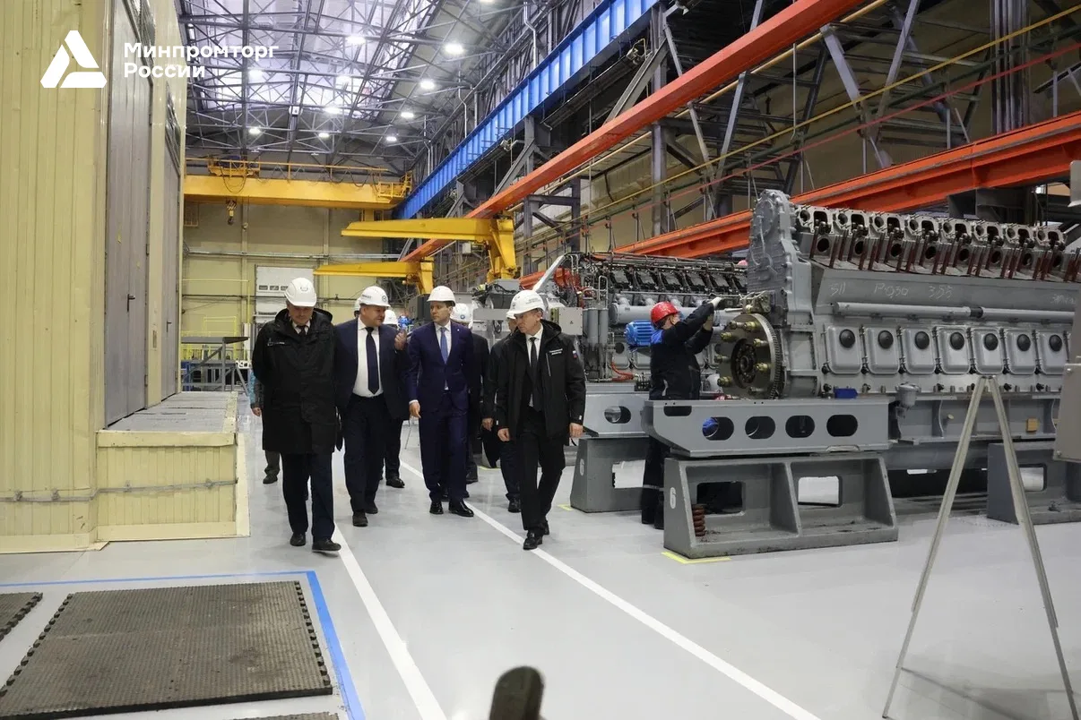 🏭 Антон Алиханов совершил рабочую поездку на Коломенский завод (входит в АО «Трансмашхолдинг»), где 