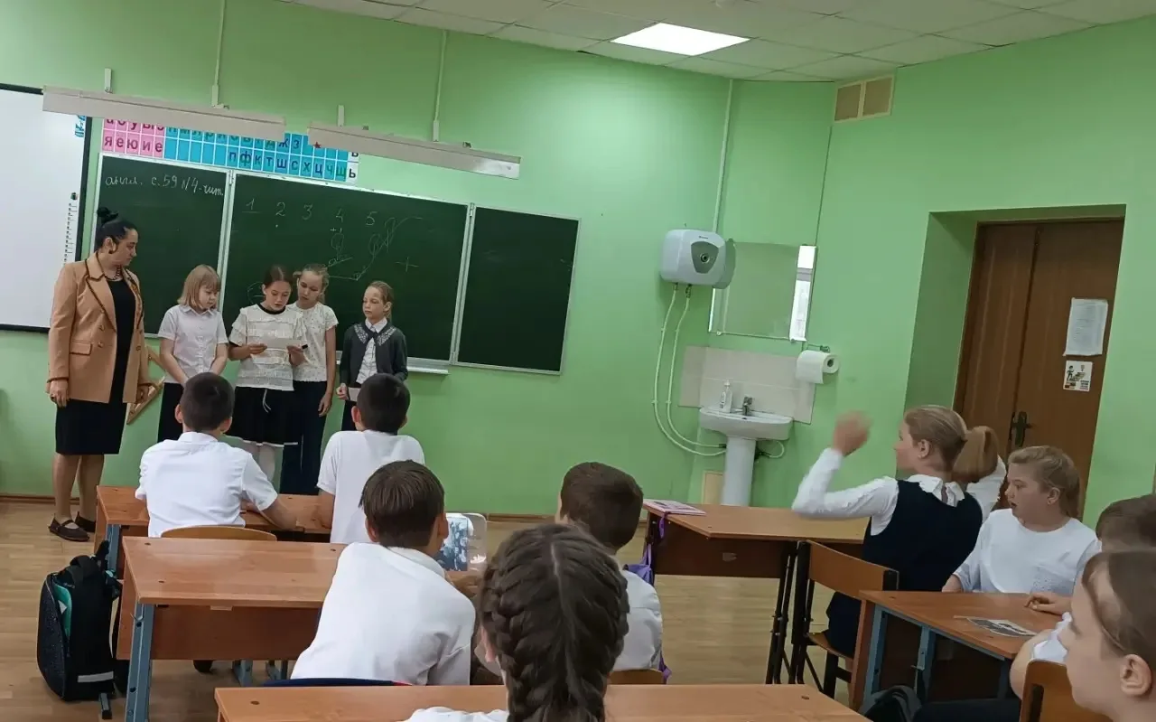🛡️ 4 Г класс покоряет «Цифровую скалу»! В 4 Г классе прошло необычное занятие с педагогом-психологом