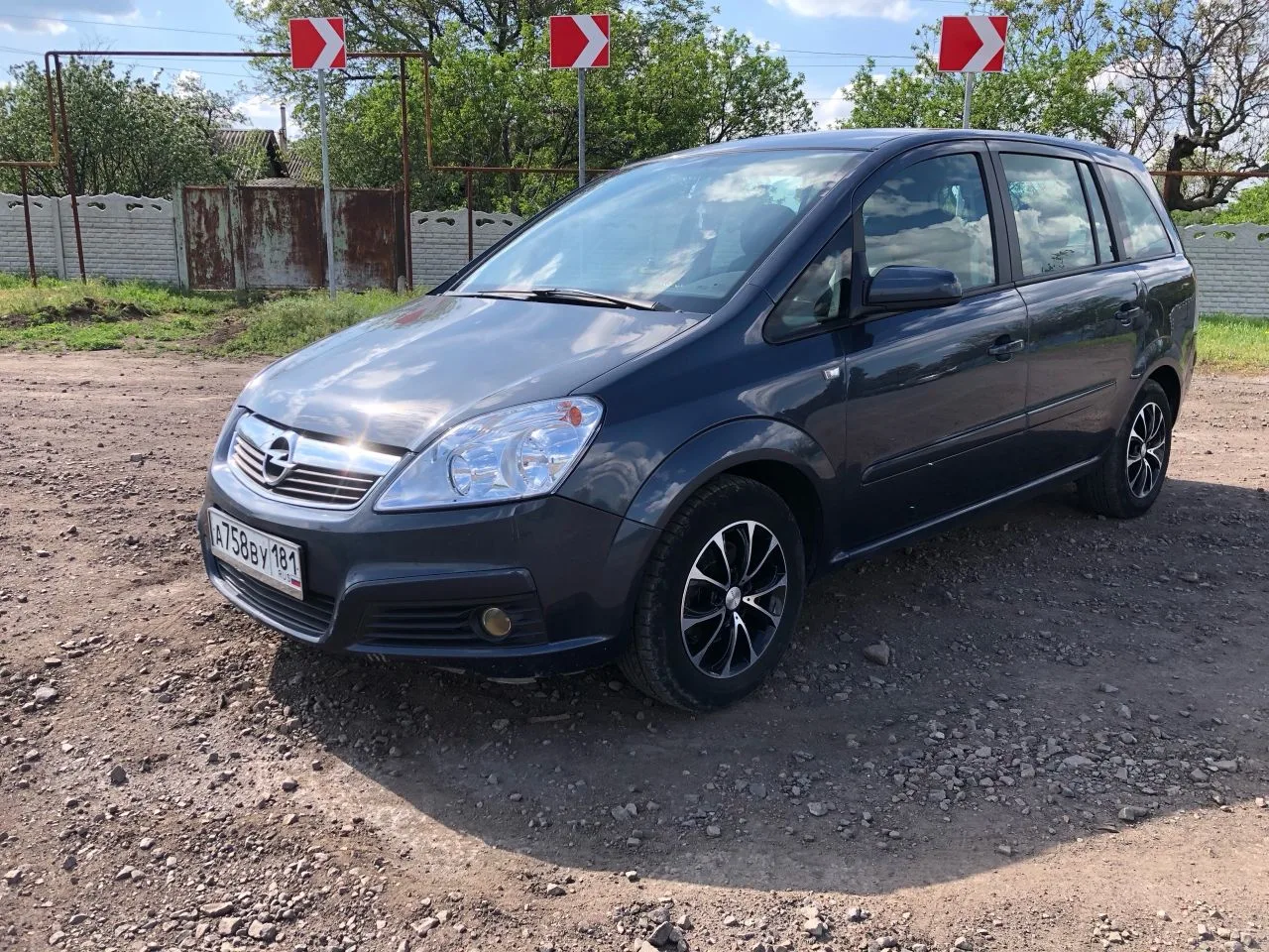 Продам семи местный оре zafira b 2006 г. в. Двигатель 1.6.
Пробег 205 000км. Состояние отличное. Мот