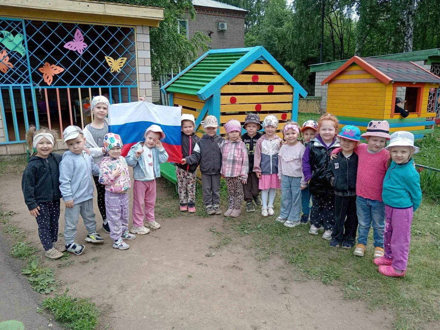 В группе ,,Вишенка" отметили  День России!
#ЛетниезабавыДОУ2026
#ДетиСемьяРодина