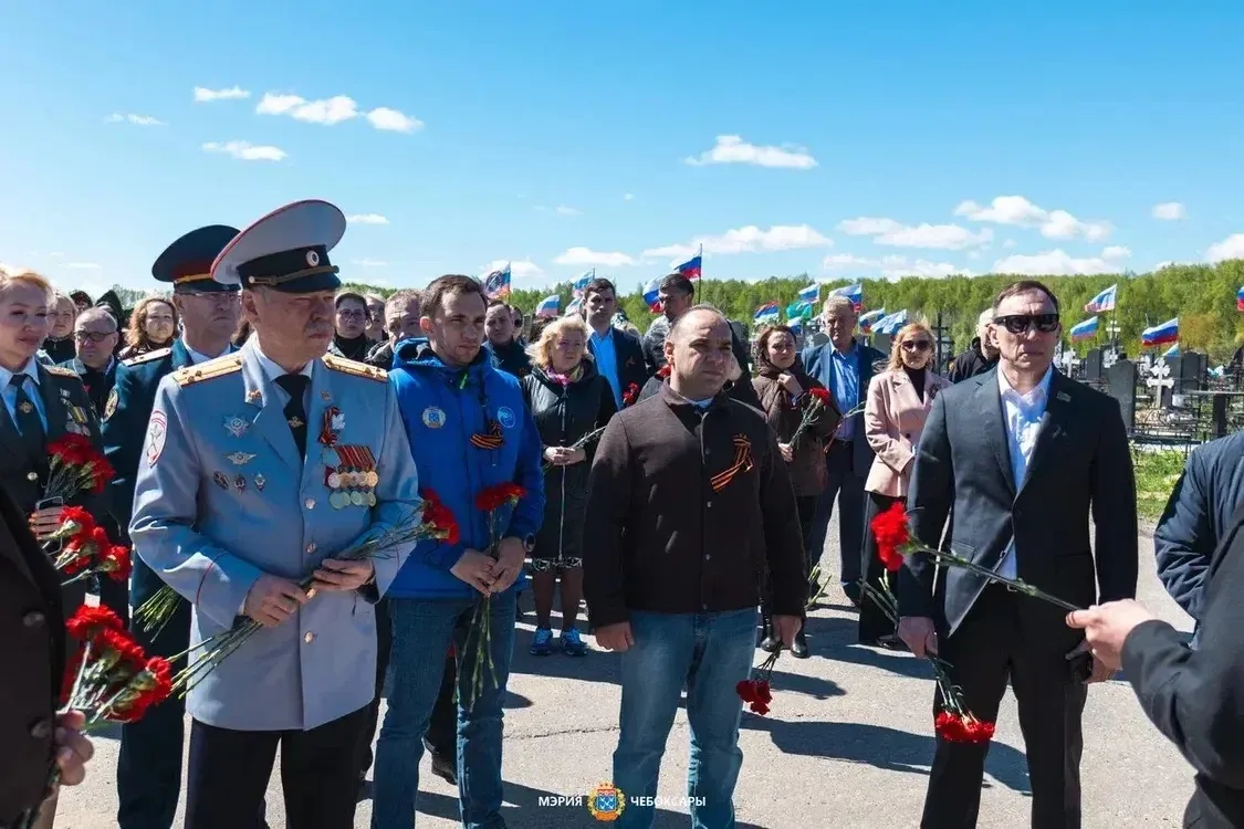Память жива, пока мы помним.  Вместе с командой города почтили подвиг наших современников — участник