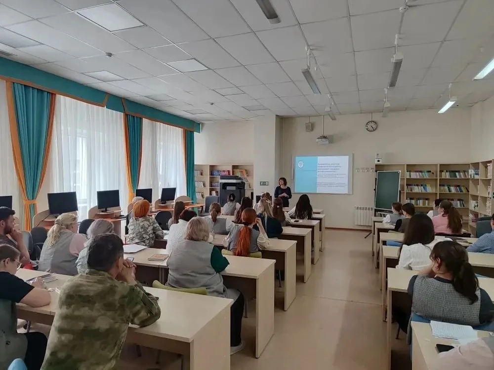 📚 Сегодня в нашей школе: встреча с экспертом по эмоциональному здоровью детей  Сегодня для педагогов