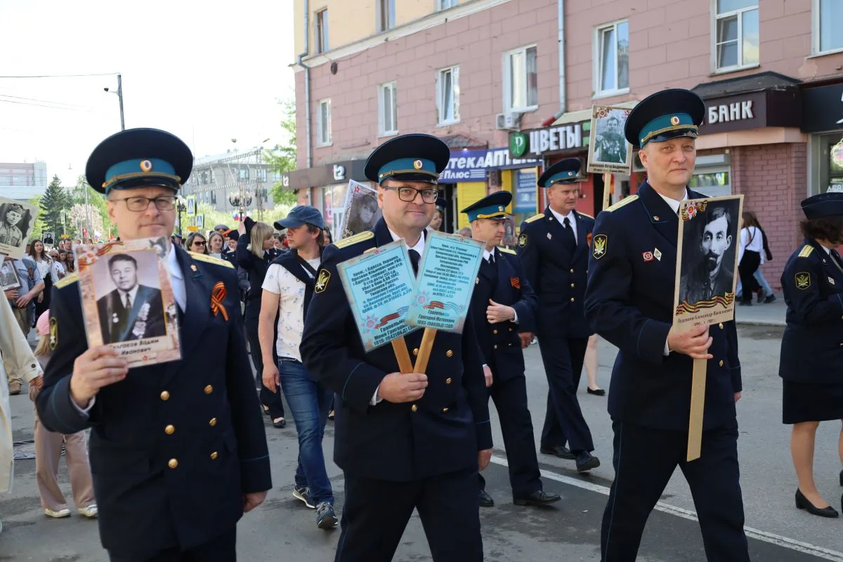 Судебные приставы Алтайского края приняли участие в шествии «Бессмертного полка»  Сотрудники ГУФССП 