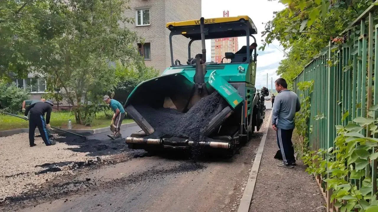 🛣 Около 3000 квадратных метров асфальта меняют на улице 8 Марта в Щелково