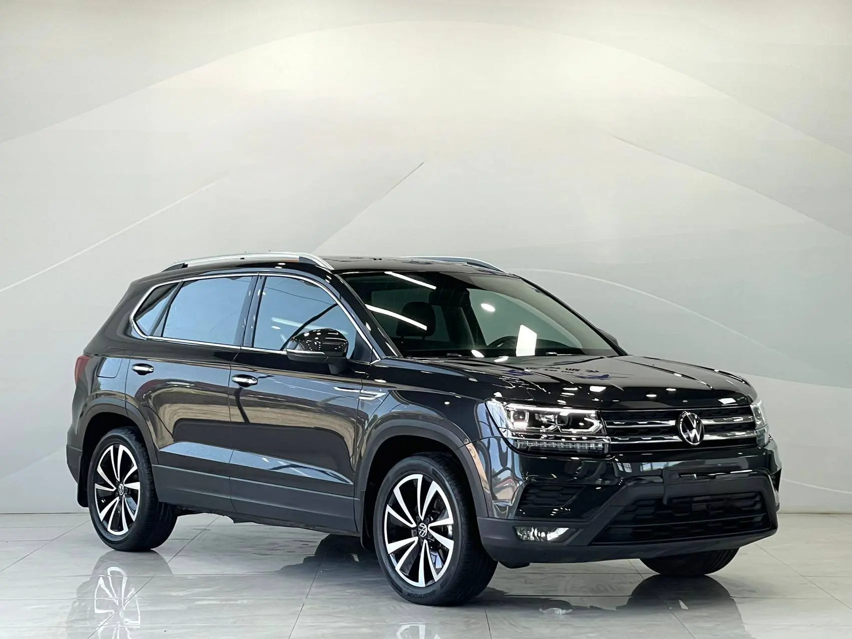 ✅ VW THARU (с пробегом)