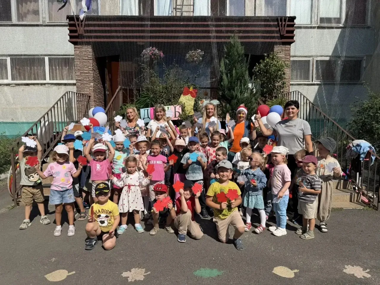 🎓🔔1 сентября в нашем детском саду прошло мероприятие, посвященное Дню знаний🌏🎨📚.