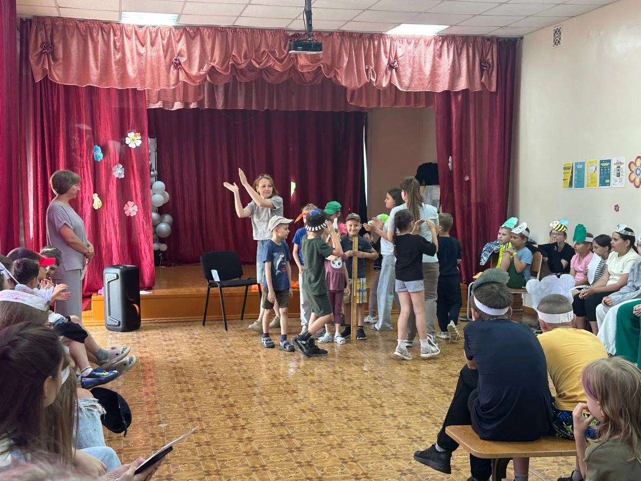 🎭 Сказка оживает!

Наш лагерь превратился в настоящий театр! Здесь прошёл конкурс постановок сказок
