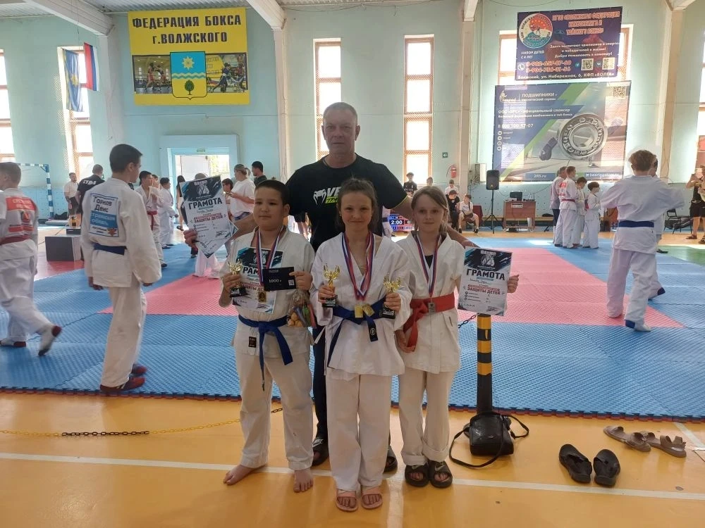 Поздравляем Бучневу Ульяну, ученицу 5Б класса, занявшую 1 место🥇 сразу в двух весовых ...