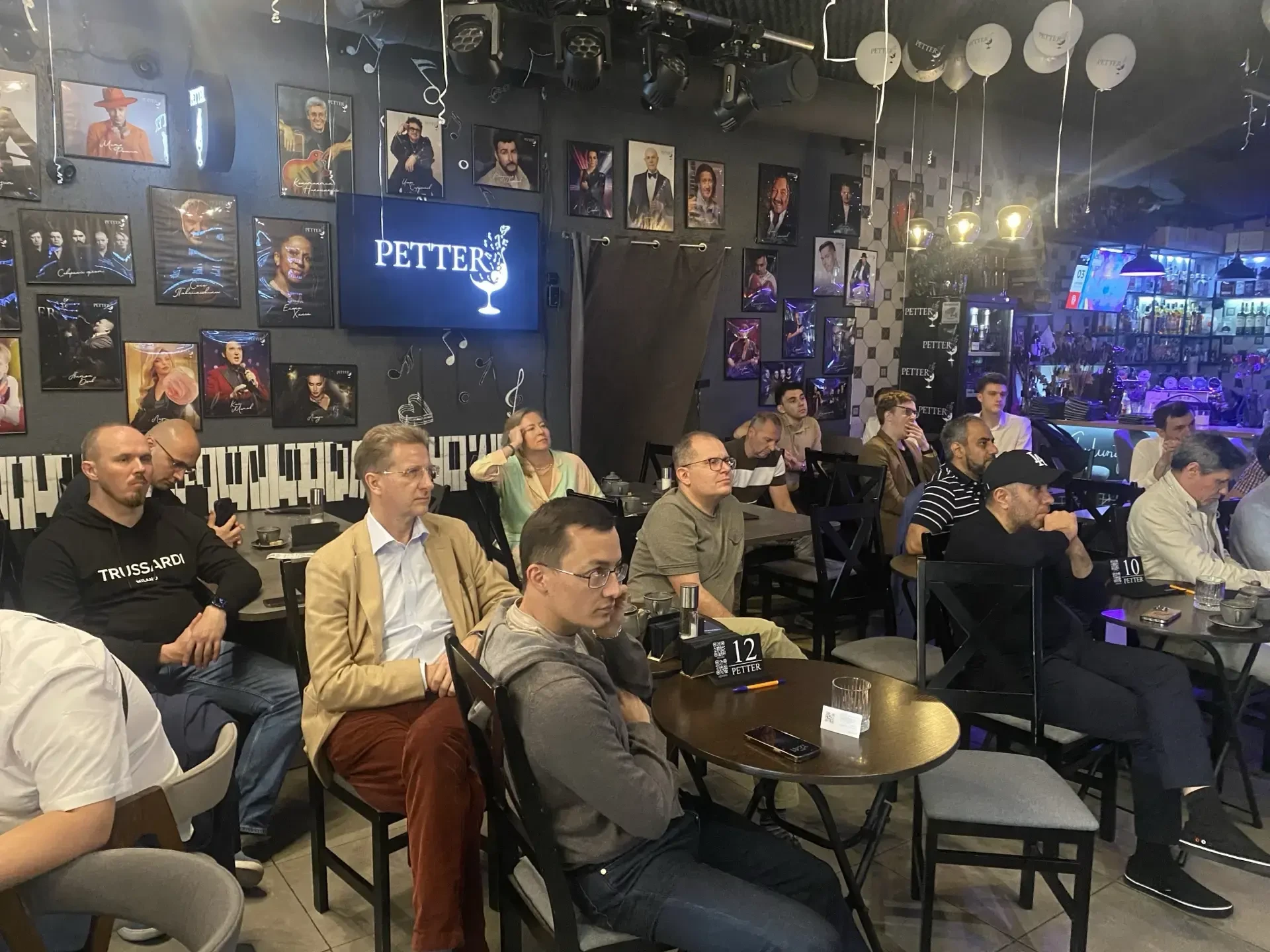 👀 Посмотрели, как участники «Сделка». Инвестиции в недвижимость» представляют себя при...