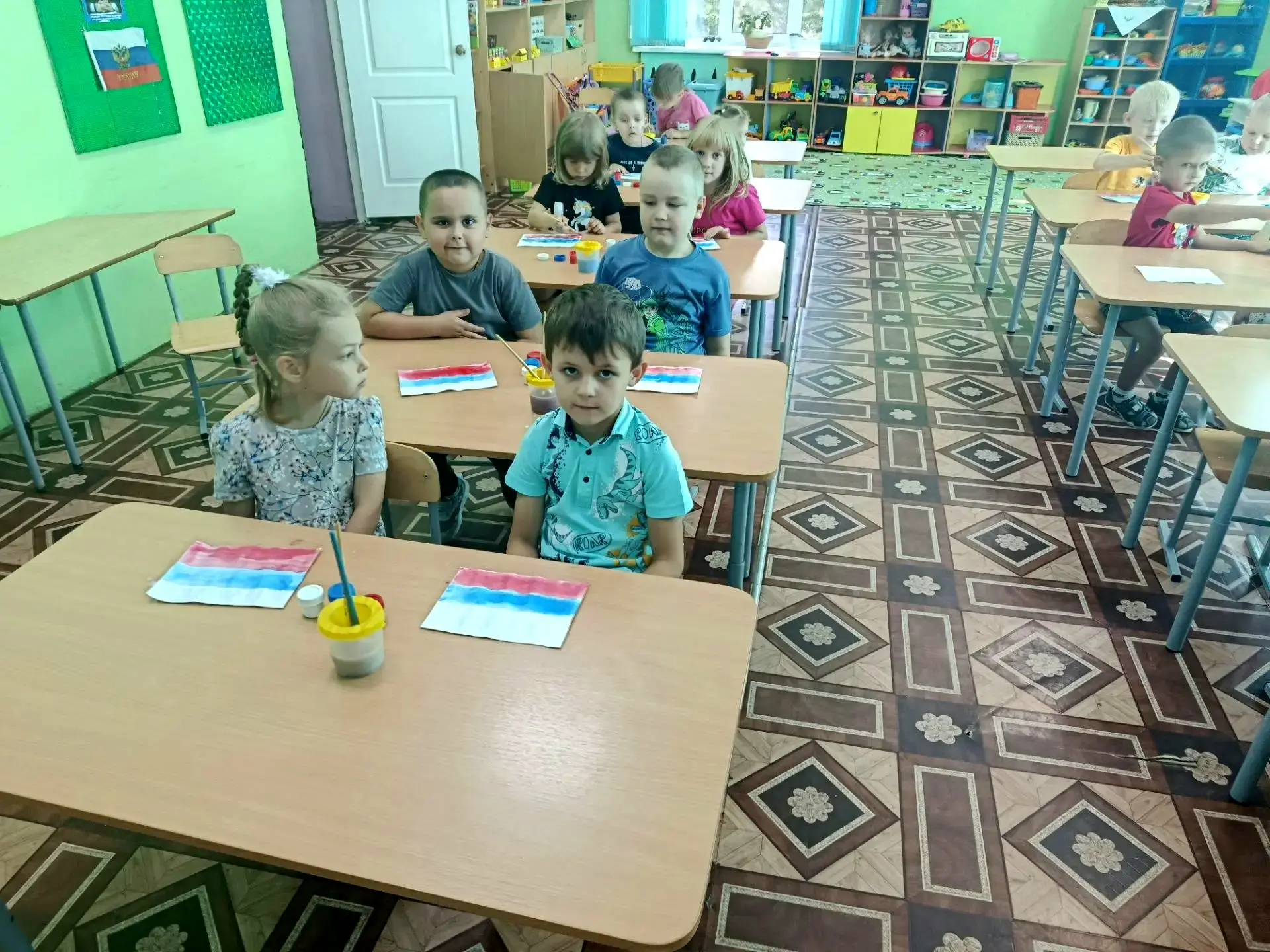🇷🇺 В преддверии празднования Дня Государственного флага Российской Федерации в старше...