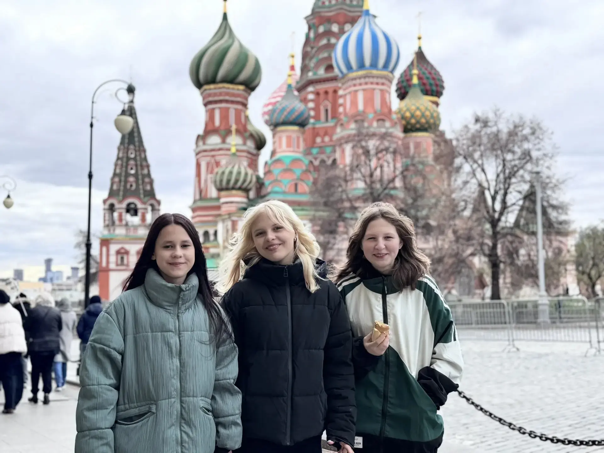 🌟Ученики 7А, 7Б, 5Б и 9А классов побывали в Москве!  Ребята познакомились с культурно-историческим н