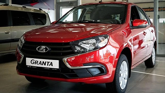 Средняя цена автомобилей Lada на российском рынке составляет около 1,5 млн рублей, тогд...