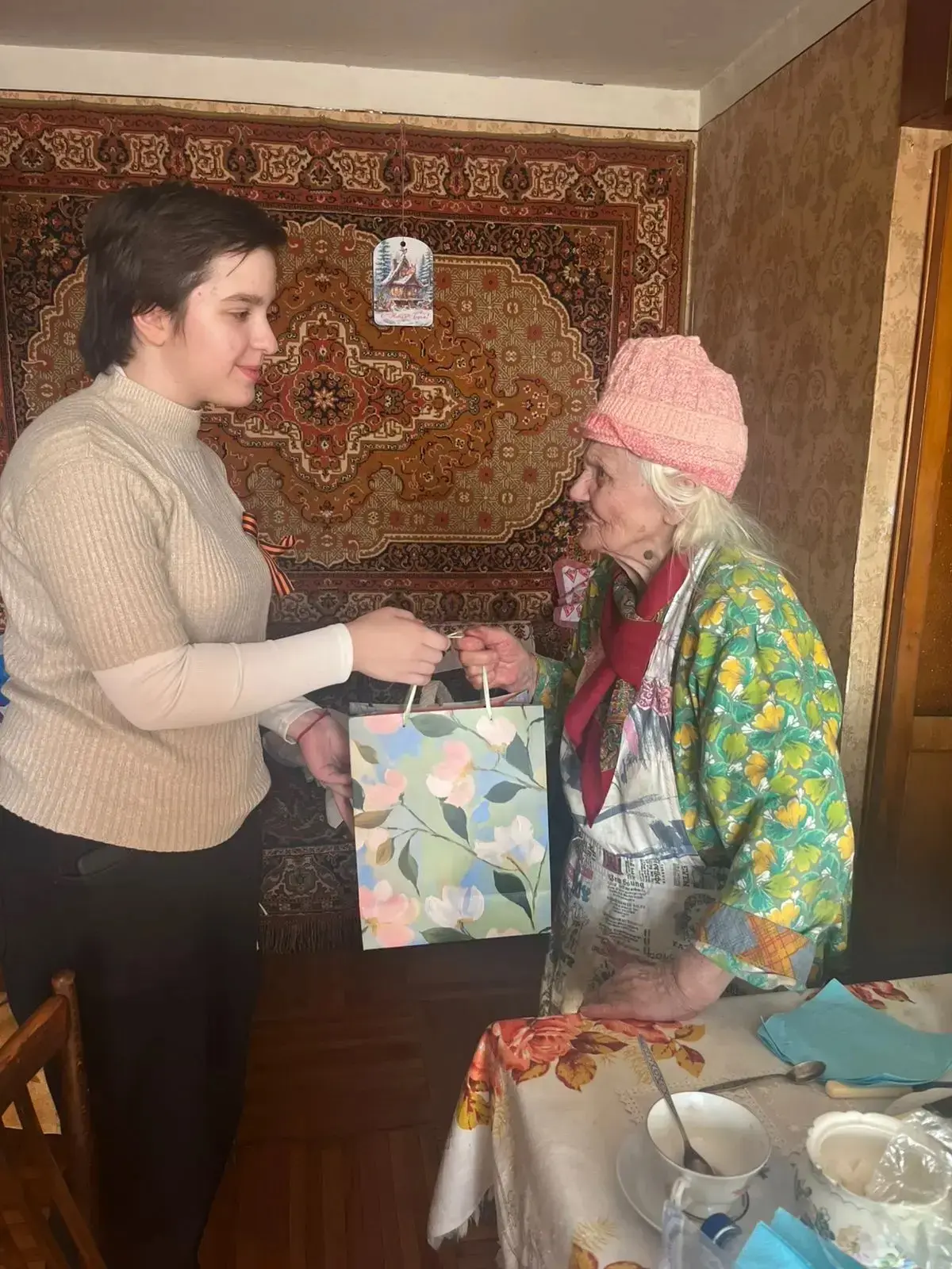 ⭐️День Победы, 9 мая, – это праздник, где переплетаются слезы радости и горечи.  Наши школьники, с о