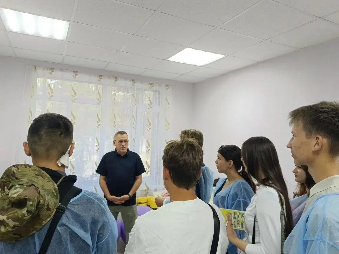 В ГБУЗ «Новоайдарская ЦРБ» ЛНР состоялась профориентационная встреча для школьников из ...