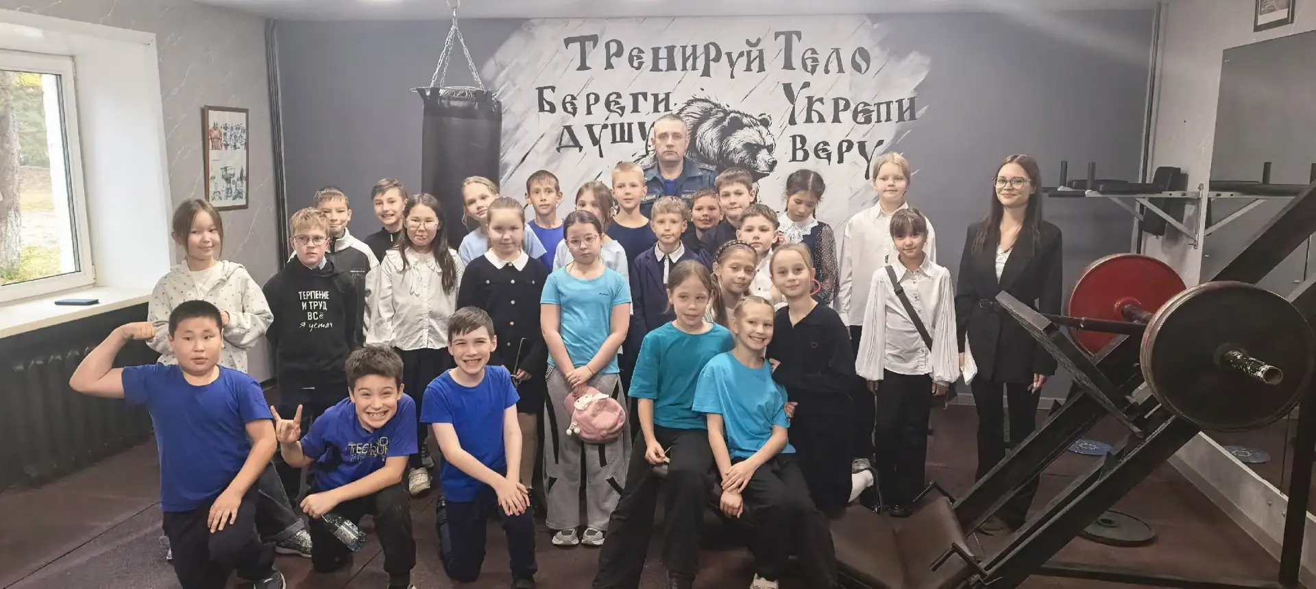 Ученики краевой гимназии-интерната посетили с экскурсией пожарно-спасательную часть №2 ...