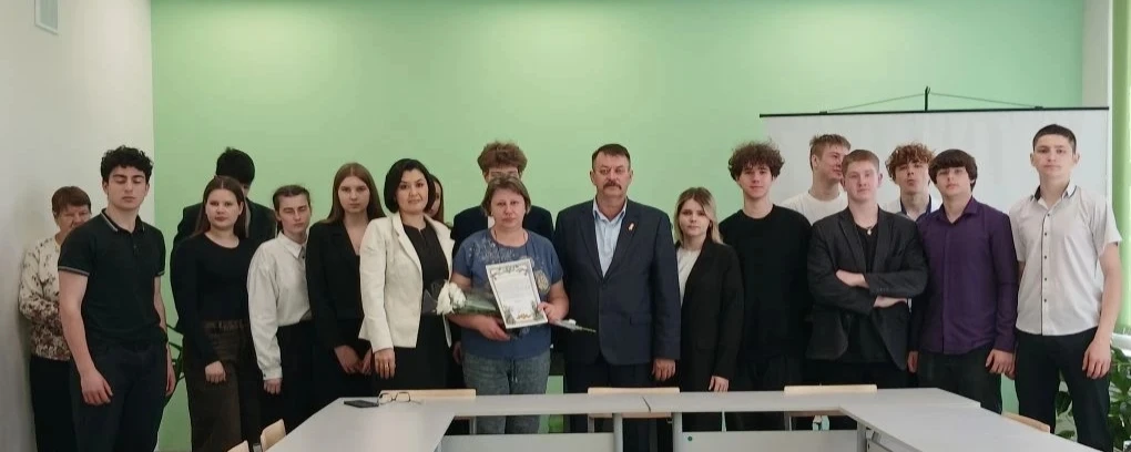 🇷🇺Вручение благодарственного письма матери участника СВО, Пиловец Светлане Анатольевне.