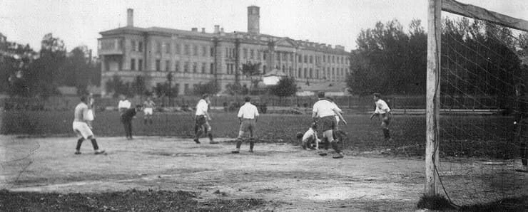 15 сентября 1901 года начался первый в России чемпионат по футболу
