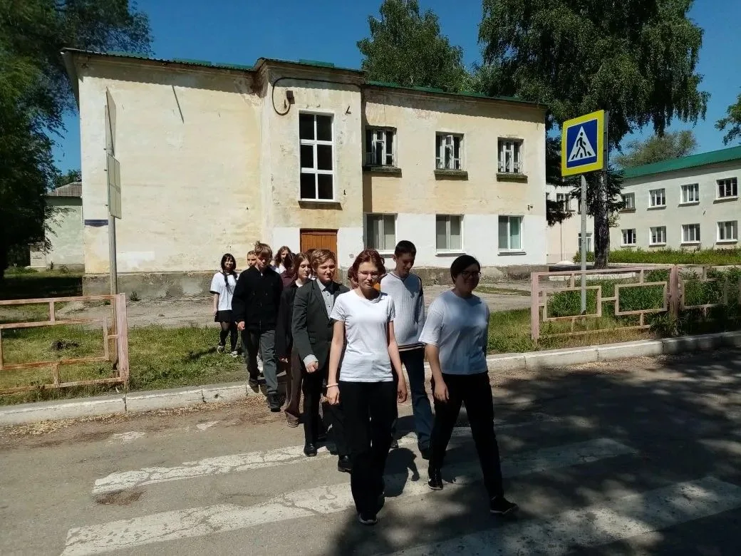 В рамках программы «Мои безопасные каникулы» в 7‑м классе прошла беседа‑викторина «Прав...