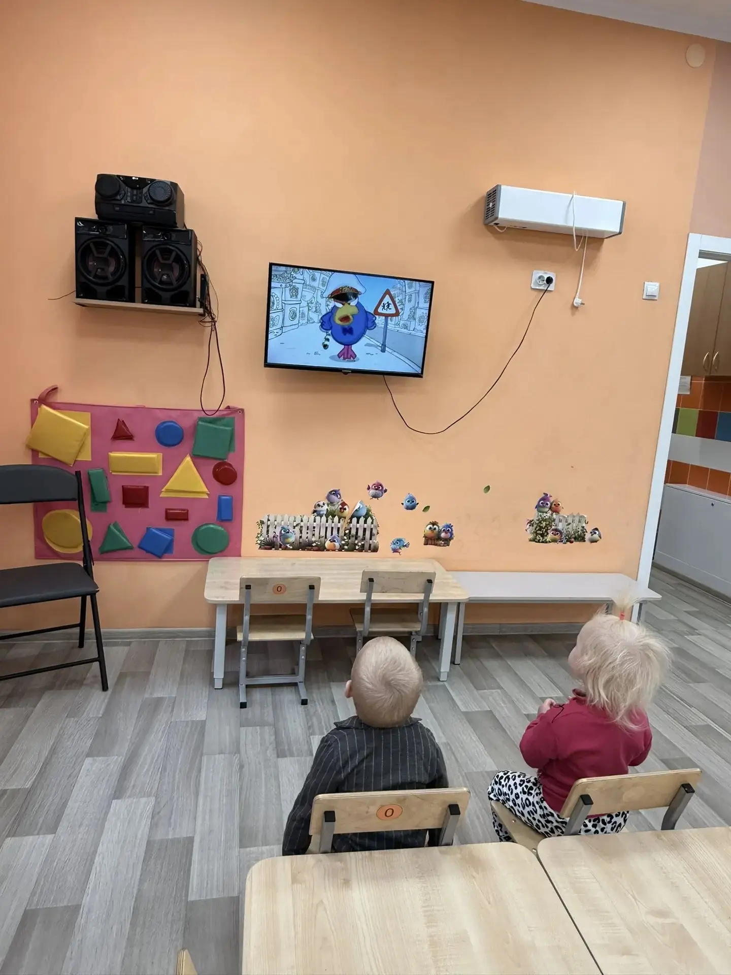 Правила дорожного движения - очень важная тема, с которой нужно знакомить ребенка с сам...