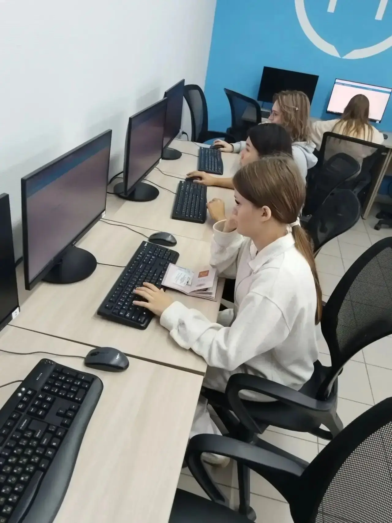 🧑‍🎓11 августа в Лангепасском политехническом колледже прошли вступительные испытания ...