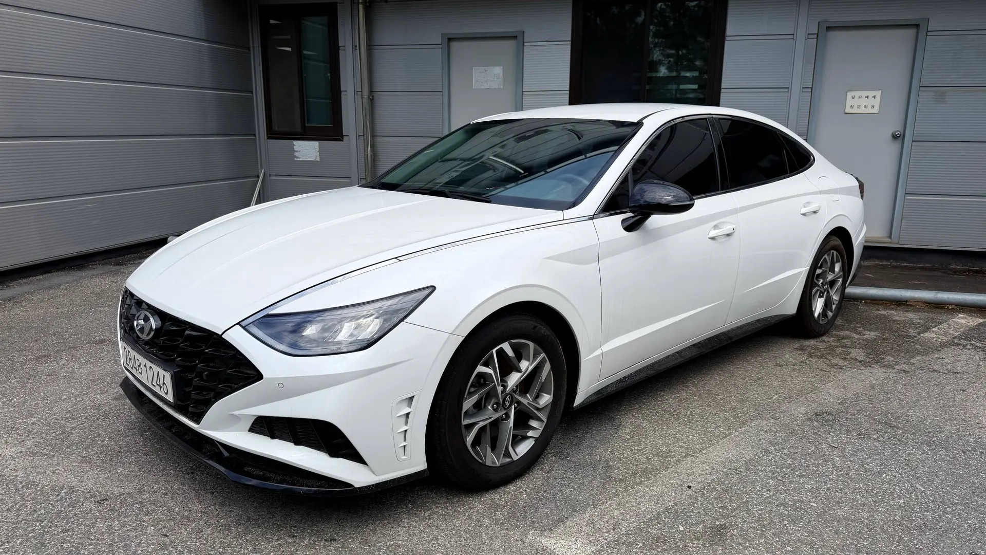 🇰🇷Так же получили видеоотчёт о прибытии на нашу стоянку в ЮК Hyundai Sonata, выкупленной для нашего 