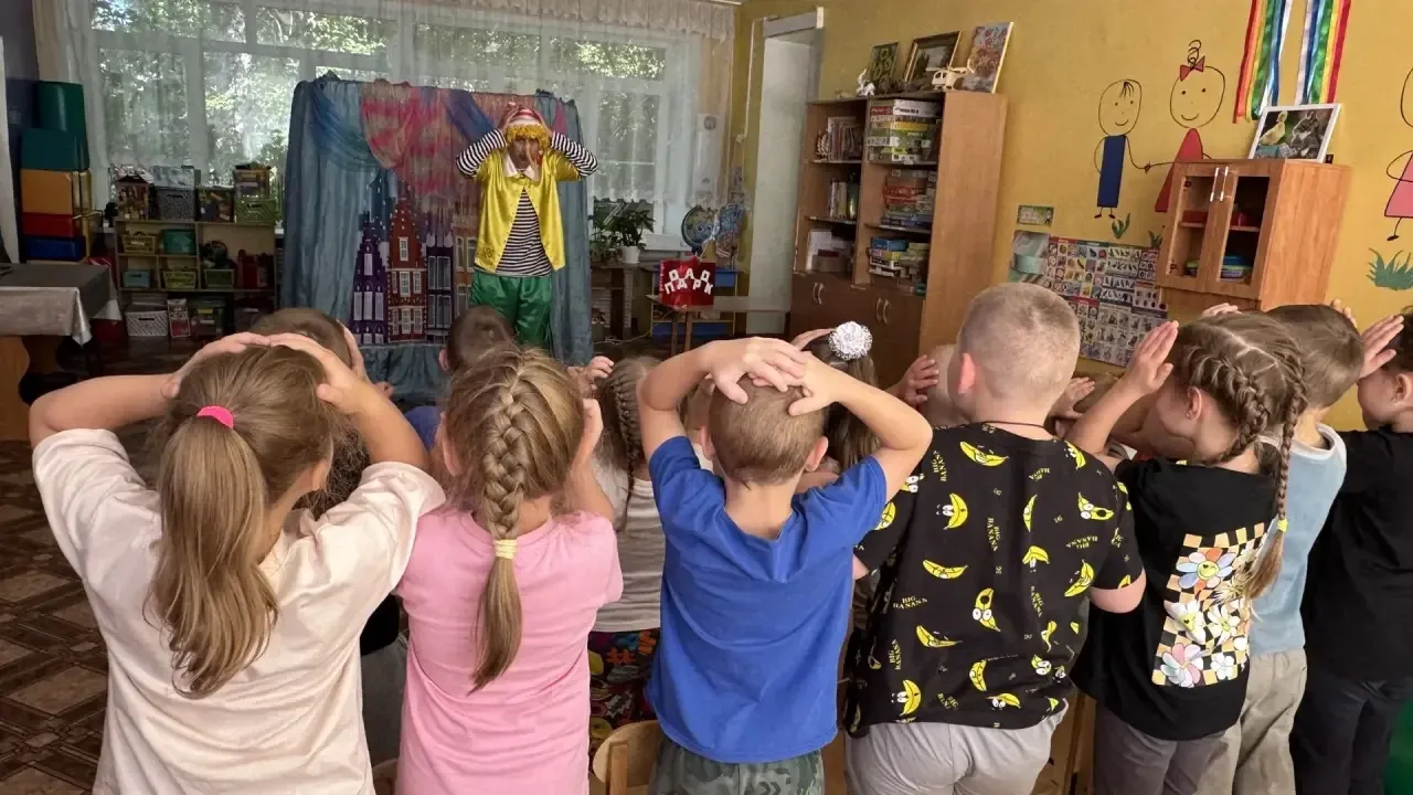 Сегодня для наших воспитанников был показан театр «Поле чудес». 🎭 
Сказочные герои Буратино, Лиса А