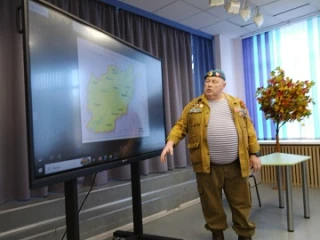 Мы помним! 🔥  Вчера в гимназии состоялась Классная встреча с человеком, чьи истории заставляют задум
