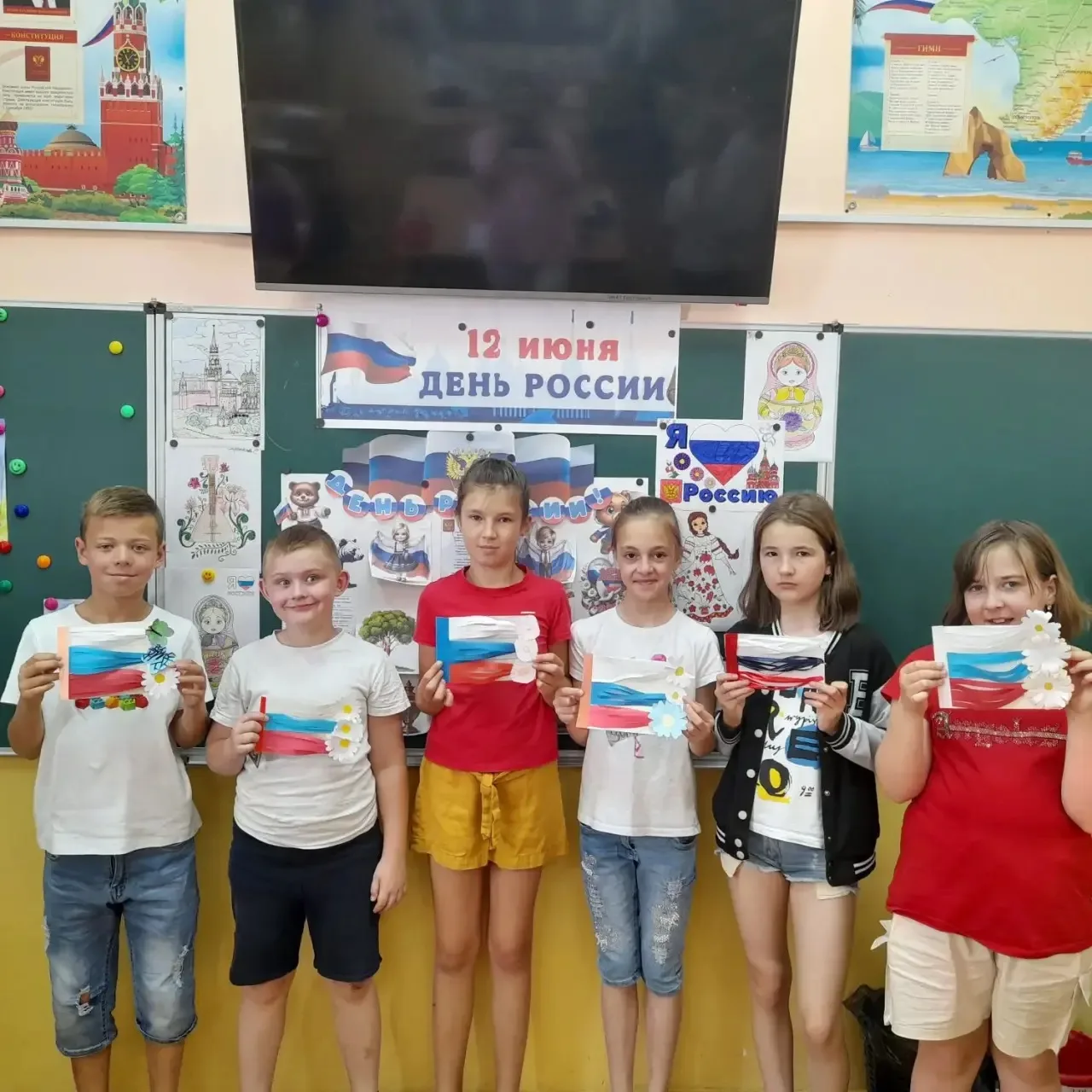Неделя больших приготовлений в МБОУ «Алупкинская СШ №2»! 🇷🇺

Предстоящий праздник, День России, об